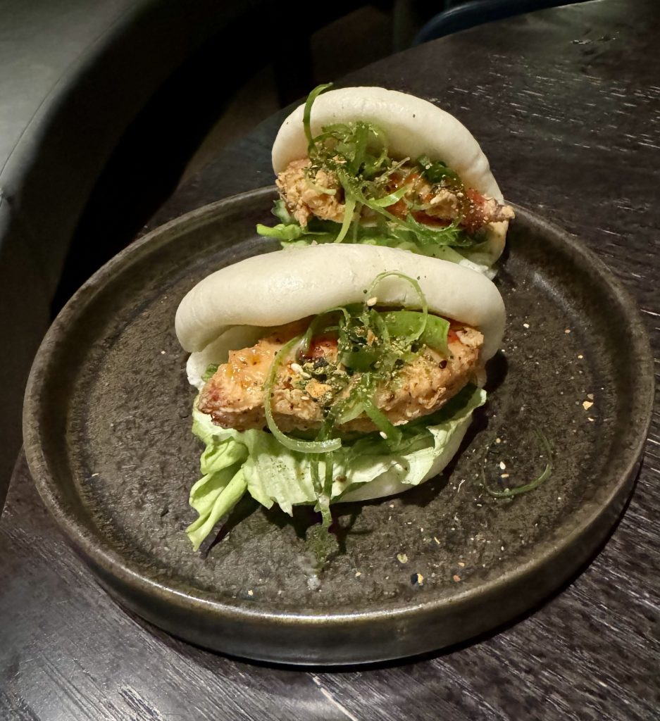 Bao Buns mit Hähnchen The Alchemist Berlin