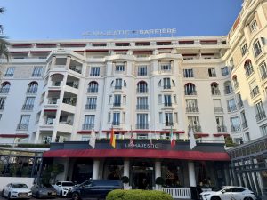 Außenansicht des Hotel Barrière Le Majestic in Cannes