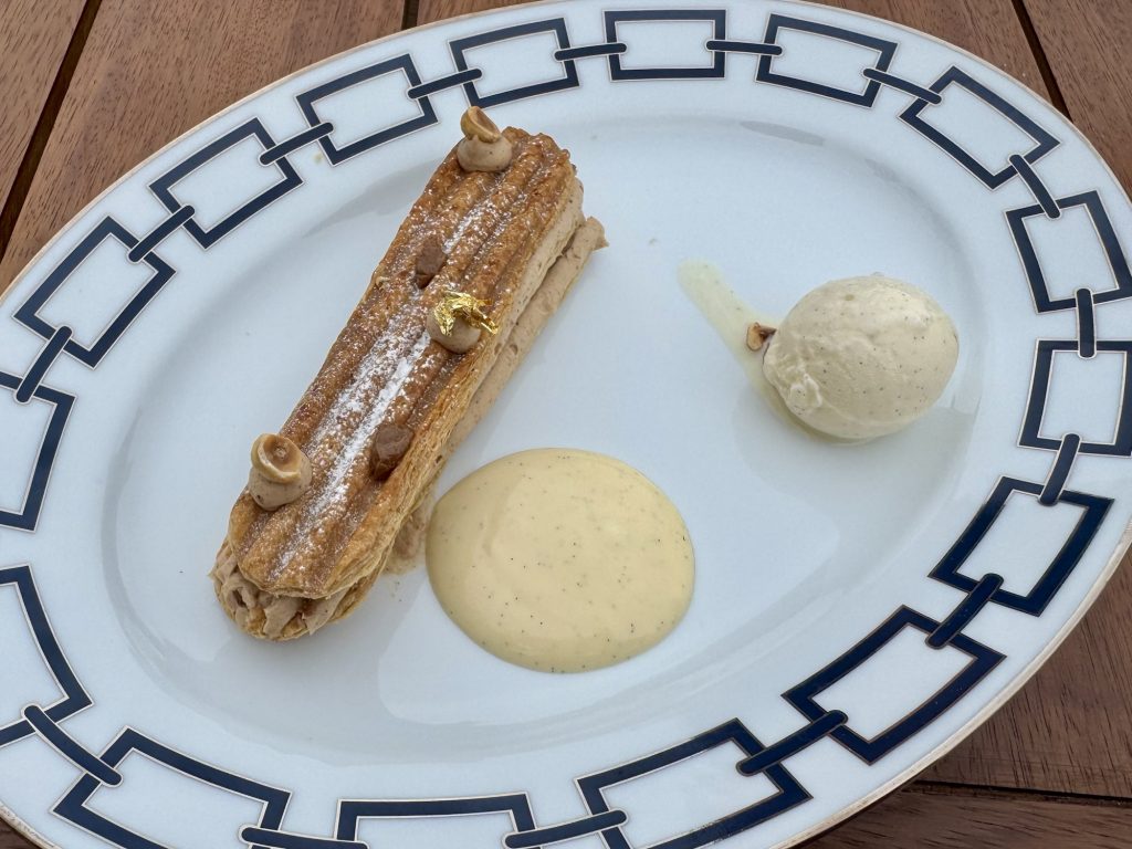 Millefeuille Dessert im Restaurant Ciro's in Cannes