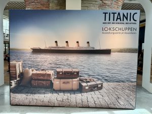 Plakat zur Titanic Ausstellung im Lokschuppen Rosenheim