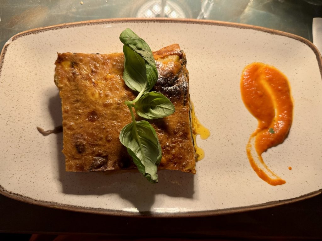Pargmigiana (Auberginenauflaug) im Restaurant Ragazzi in Cannes