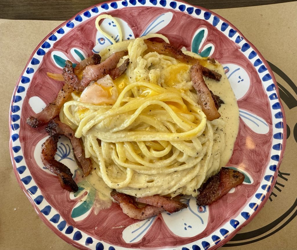 Original Spaghetti Carbonara im Oro di Napoli in Hallbergmoos