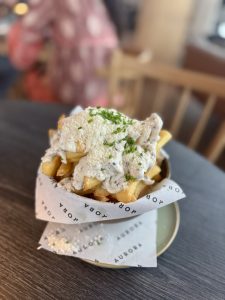 Trüffel Pommes in der Rooftop Bar Aurora im Andaz Vienna am Belvedere
