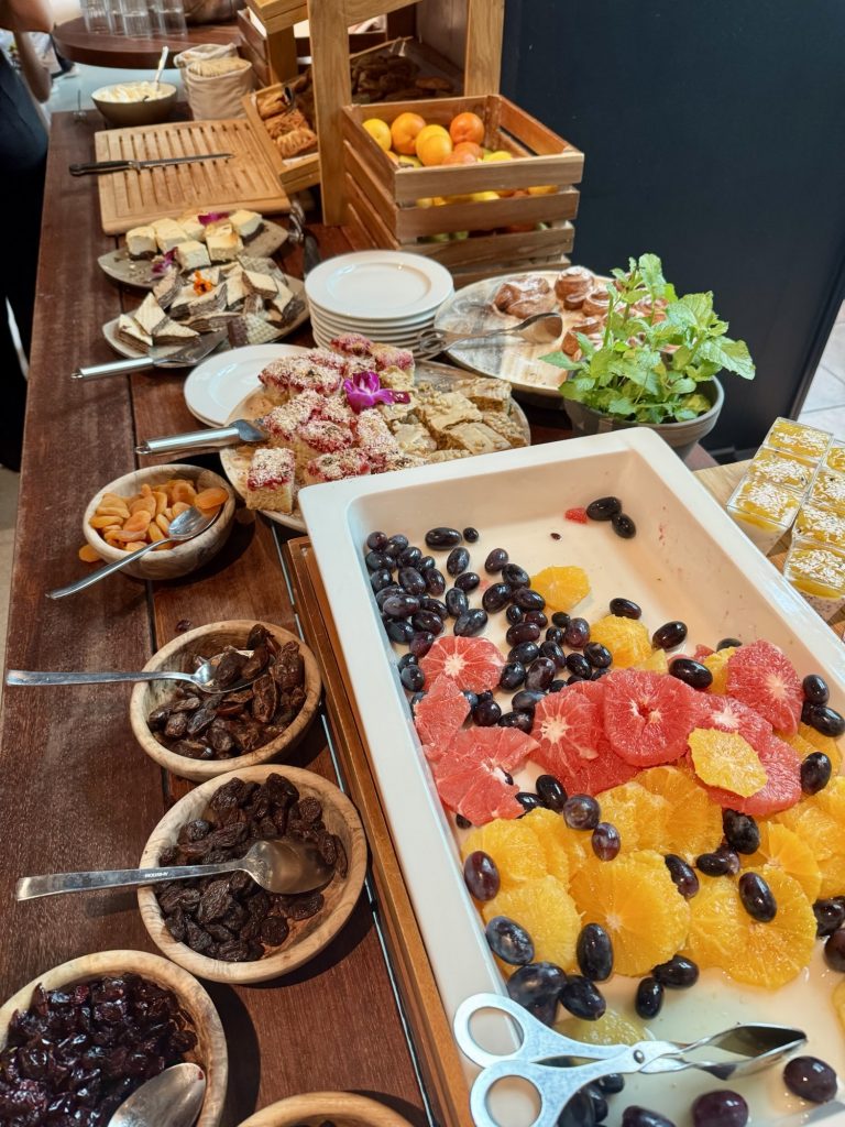 Obst und Gebäck Frühstücksbuffet im Hyatt Place Krakow